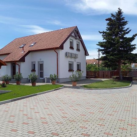 Kertesz Apartmanok Hegykő Exteriér fotografie