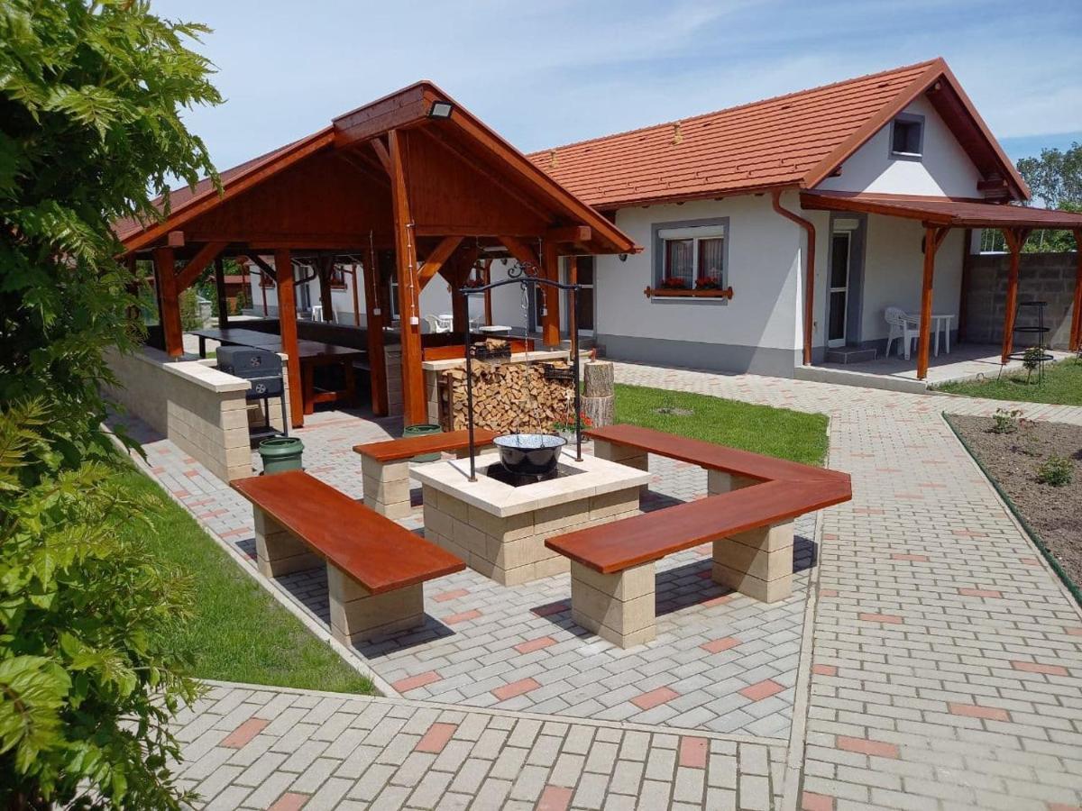 Kertesz Apartmanok Hegykő Exteriér fotografie