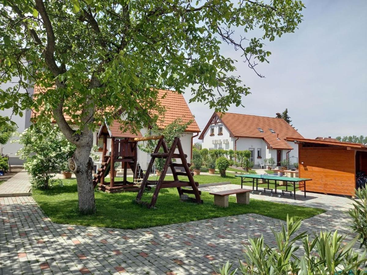 Kertesz Apartmanok Hegykő Exteriér fotografie